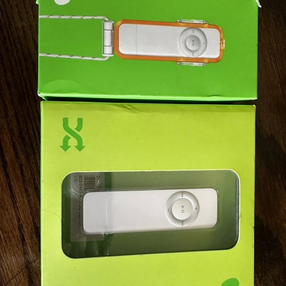 Apple iPod Shuffle - 1st Generation - Picture 3 of 8
